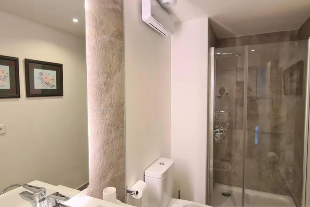 Lujoso Apartamento Nuevo Playa Centro Estepona Lägenhet