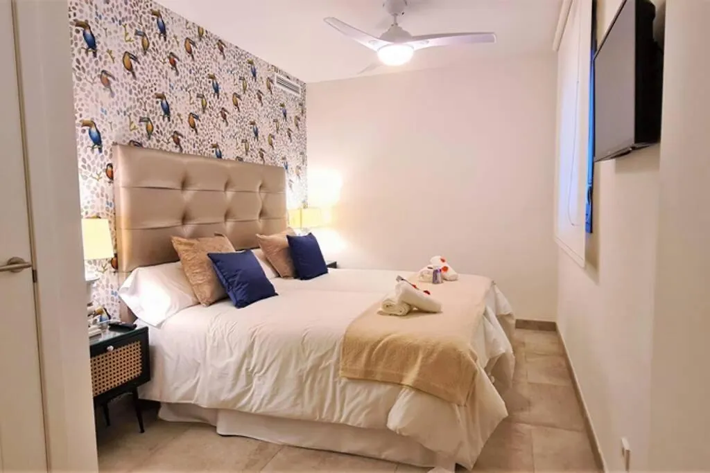 Lujoso Apartamento Nuevo Playa Centro Estepona 0*,