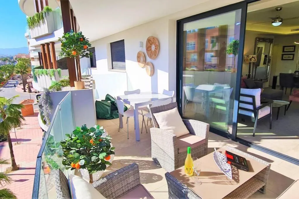 Lägenhet Lujoso Apartamento Nuevo Playa Centro Estepona